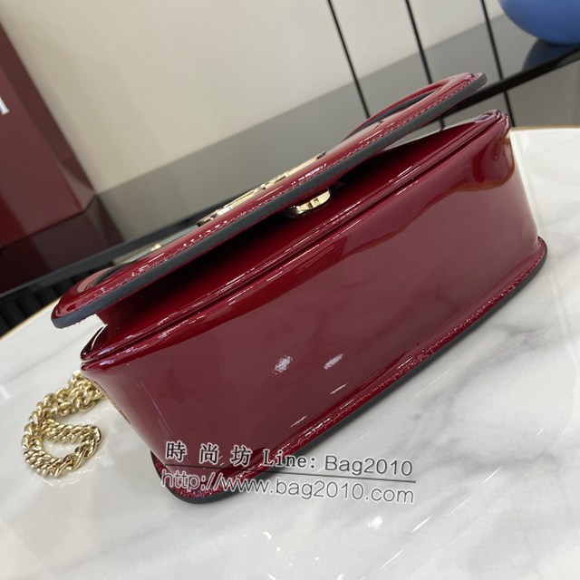 Gucci專櫃古馳最新款Blondie系列迷你肩背包女士鏈條挎包 jh2167型號：815711